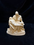 Vintage Italian Pietà Miniature after Michelangelo – Alabaster-Tone Resin Sculpture, 8 cm
