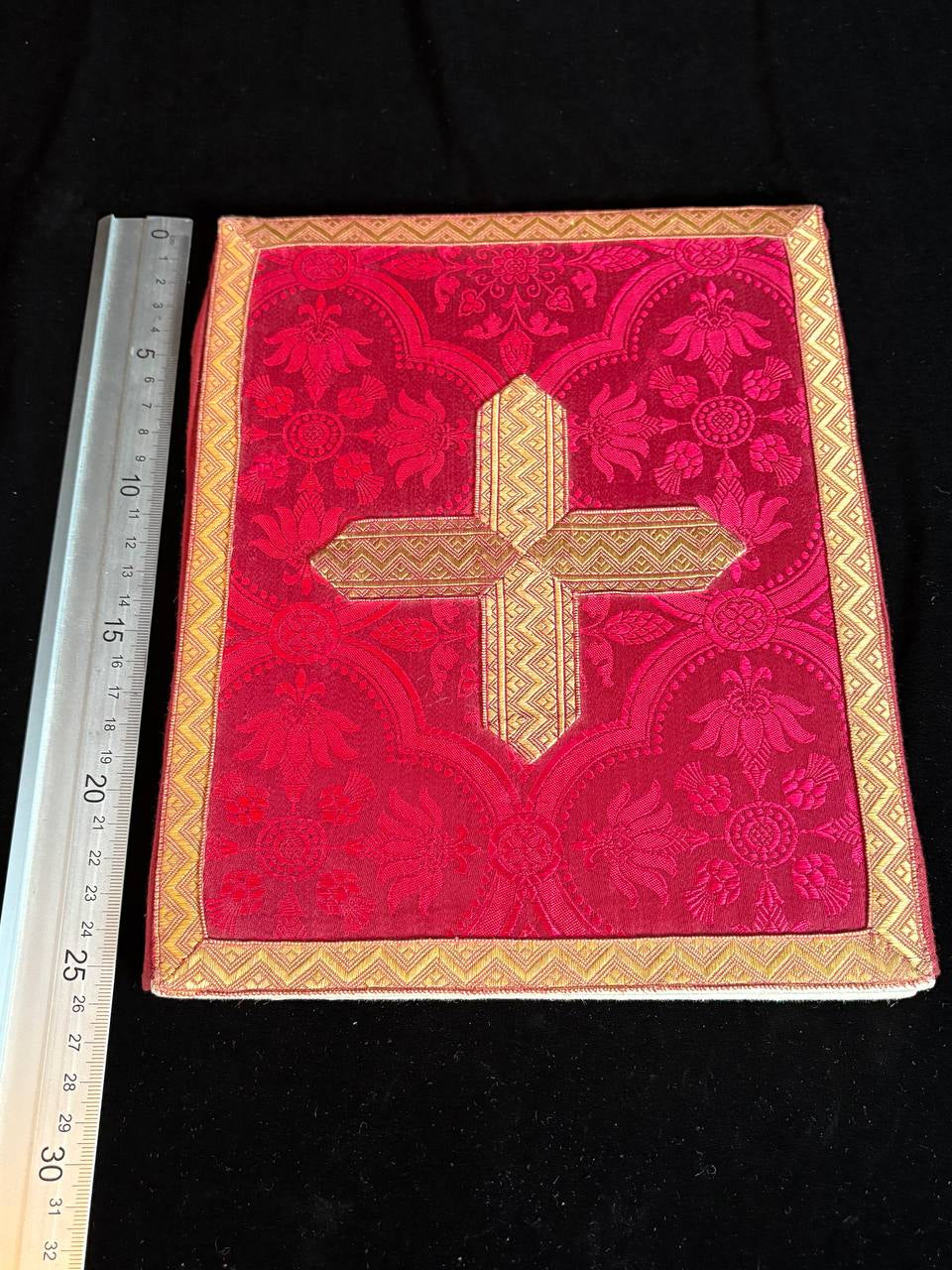 Liturgical burse