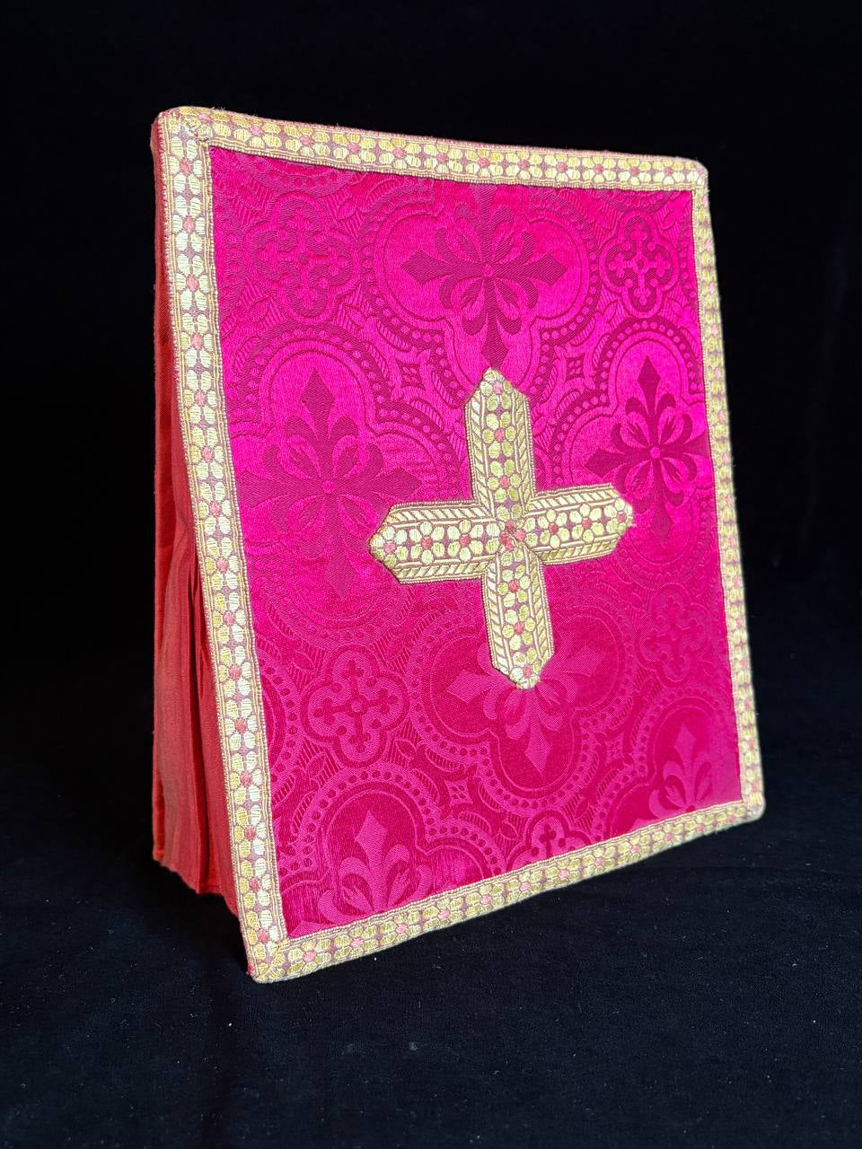 Liturgical burse