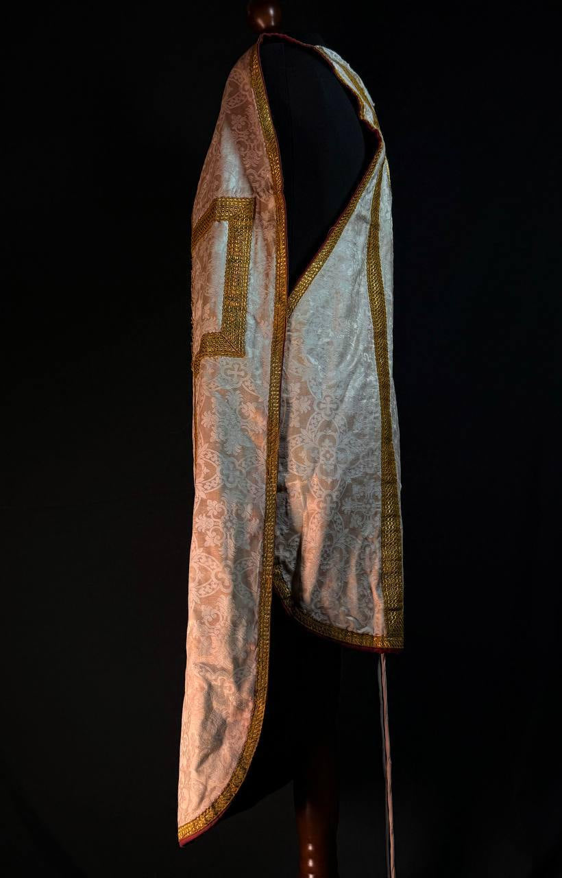 Liturgical chasuble with embroidery