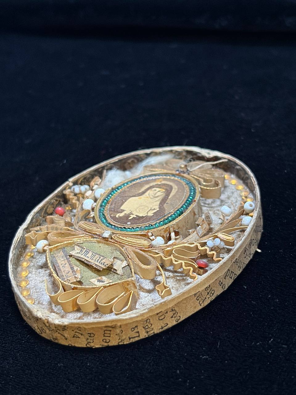 Antique Russian Orthodox Devotional Reliquary with Handcrafted Goldwork & Marian Icon – 19th Century