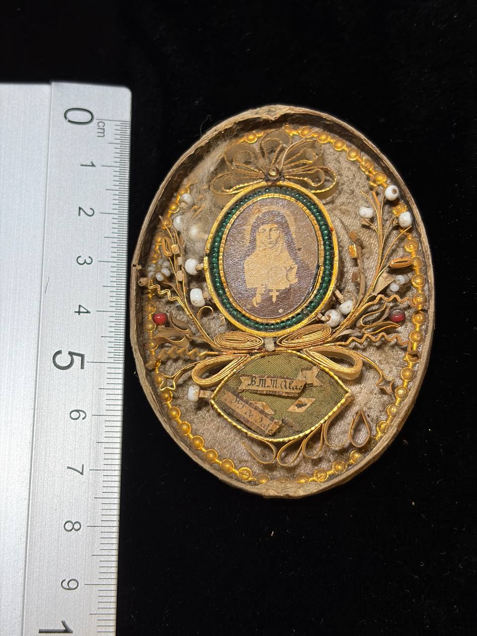 Antique Russian Orthodox Devotional Reliquary with Handcrafted Goldwork & Marian Icon – 19th Century