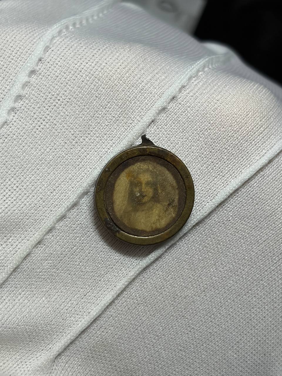 Antique Catholic Reliquary Medal – Religious Sister Portrait & Preserved Relic | Vintage Devotional Pendant