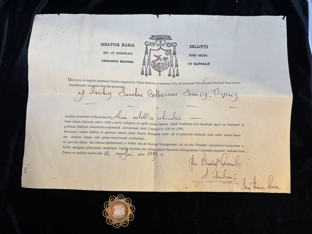 Rare Antique Relic of Saint Catherine of Siena | 19th-Century Reliquary & Episcopal Authentication
