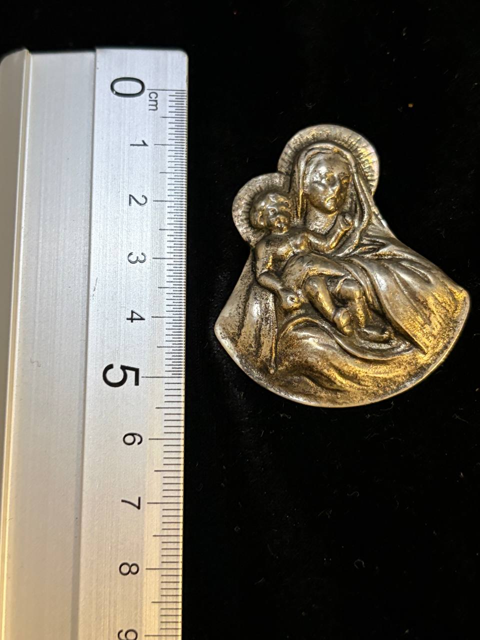 Antique Madonna and Child Devotional Medal, Catholic Marian Relief, Vintage Religious Medal – photo 3