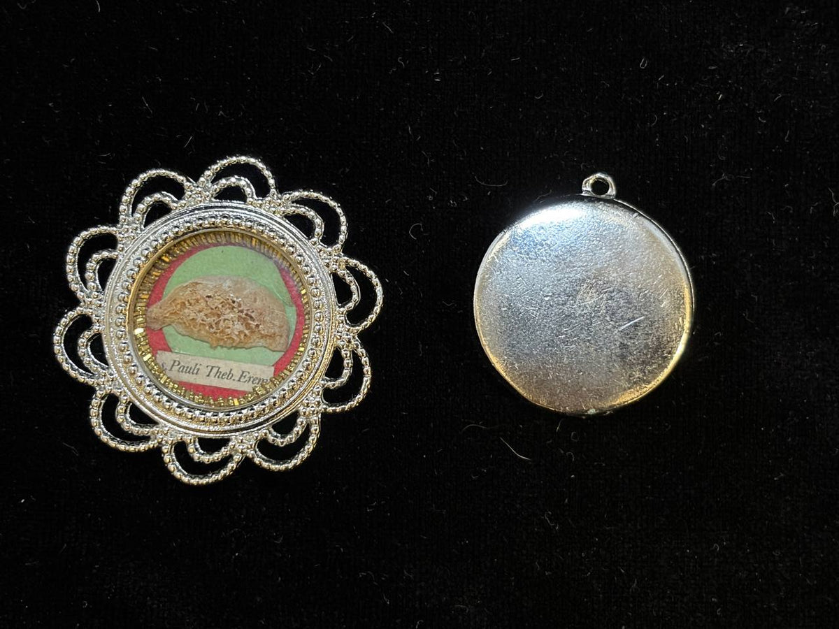 Front and back of the Saint Paul of Thebes filigree theca