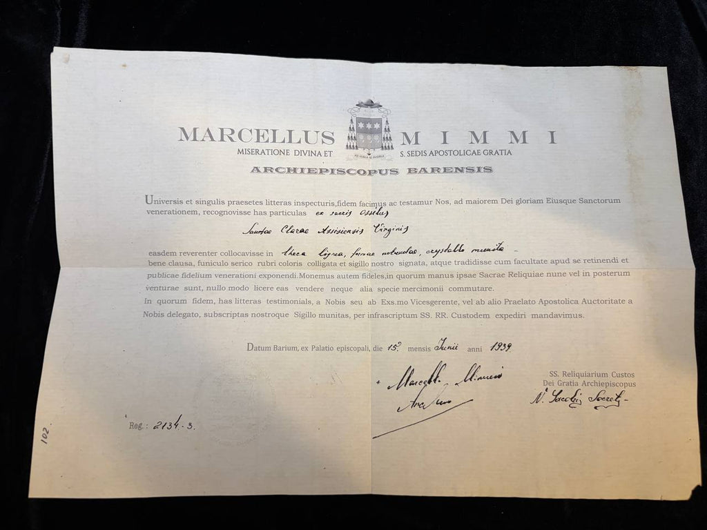 Full view of the 1939 Bari certificate for the Saint Clare of Assisi relic, signed by Archbishop Mimmi