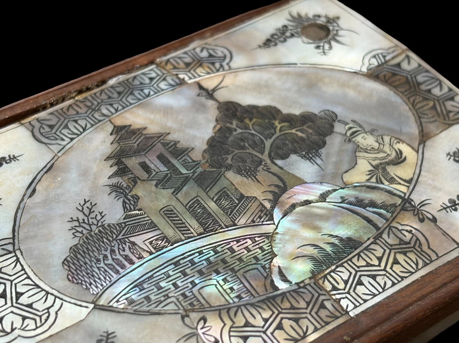 Antique Carved Shell Mother of Pearl Inlay Wood Trinket Box Chinoiserie