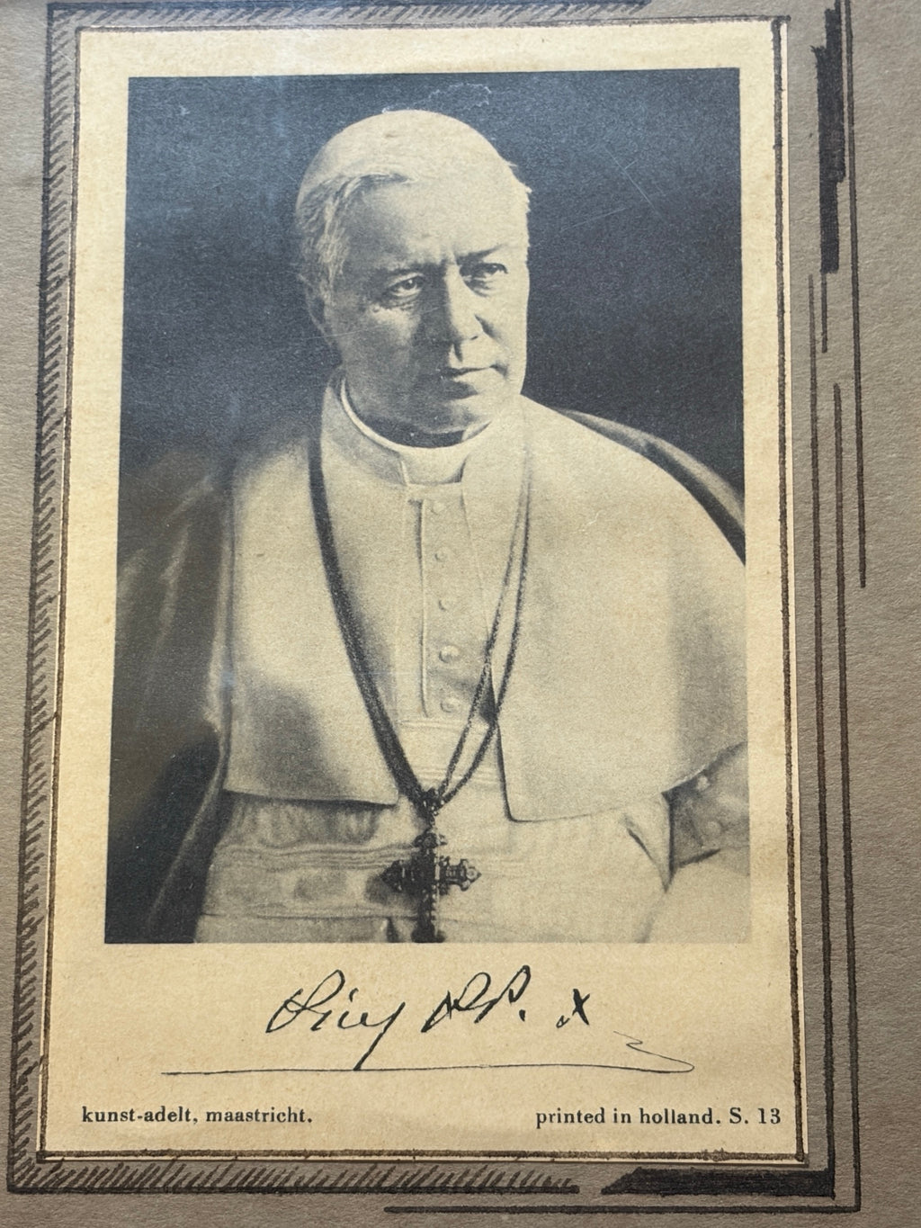 Close-up of the printed portrait of Pope Pius X with facsimile signature Pius PP. X, Kunst-Adelt Maastricht